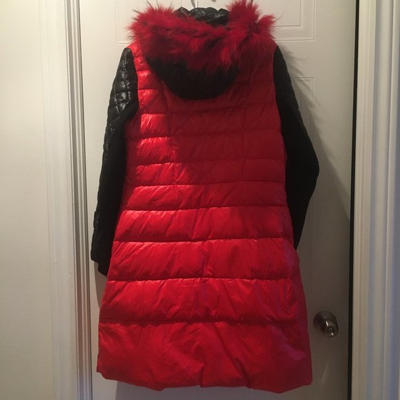 Simon Chang Red & Black Long Down Jacket with Fur Collar & Quilted Patterns - Picture 4 of 16